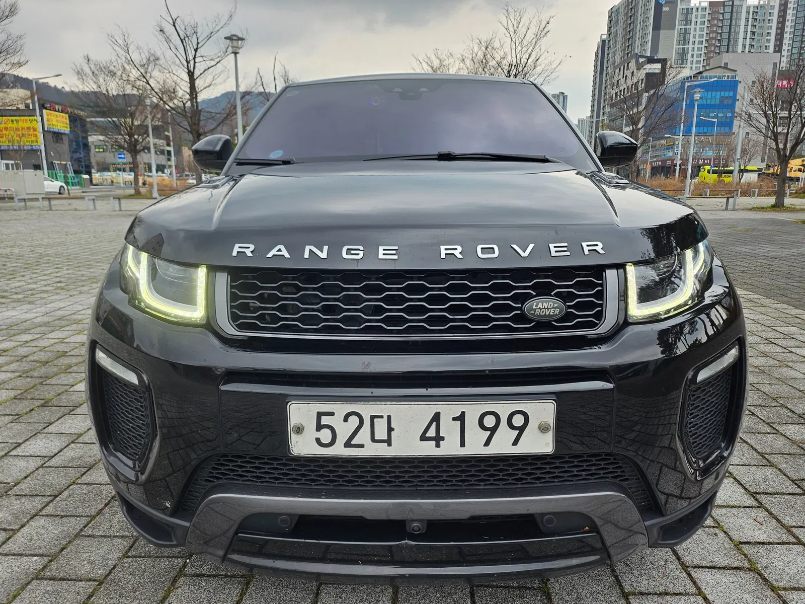 Land Rover Range Rover Evoque 2.0 TD4 HSE Dynamic 2017 — photo 1 sur 26