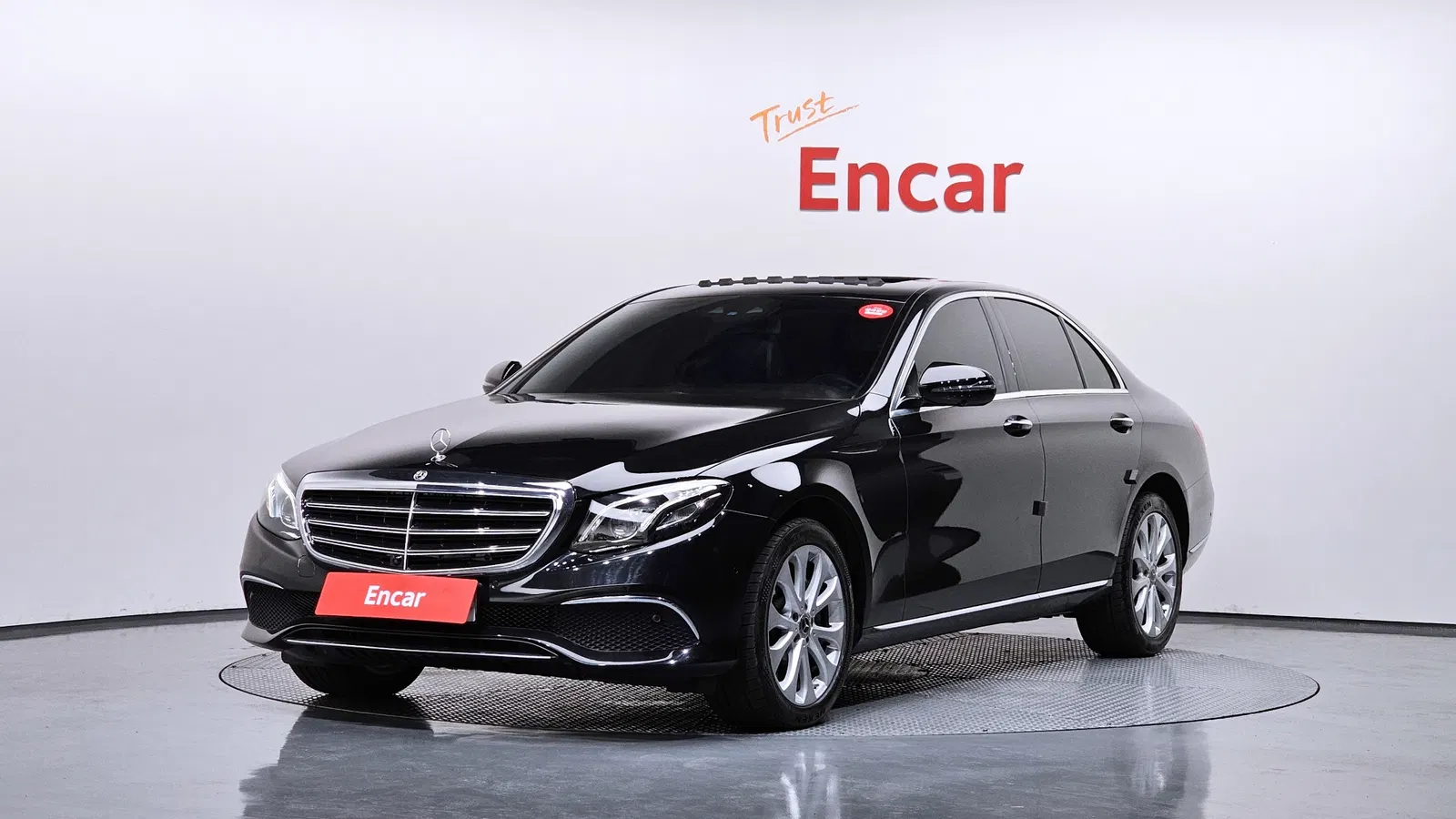 Mercedes-Benz Classe E E300 4MATIC Exclusive (W213) 2018 — photo 1 sur 20