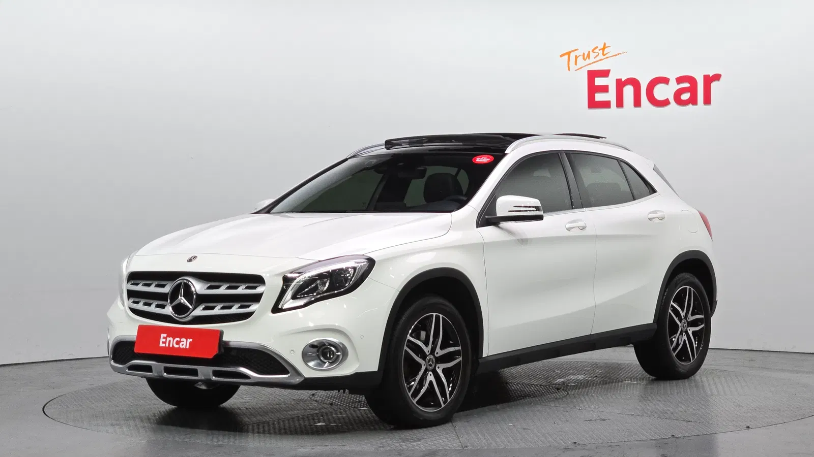 Mercedes-Benz GLA GLA220 Premium (X156) 2019 — photo 1 sur 34