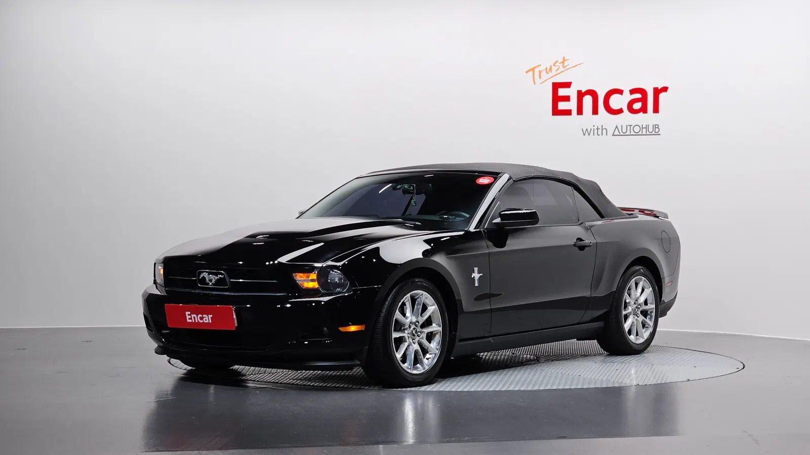 Ford Mustang Convertible 2011 — photo 1 sur 20
