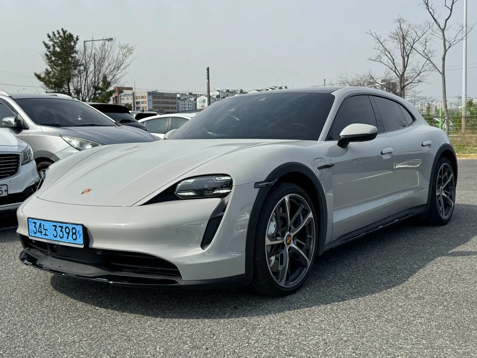 Porsche Taycan 4S Cross Turismo 2024 — photo 1 sur 26