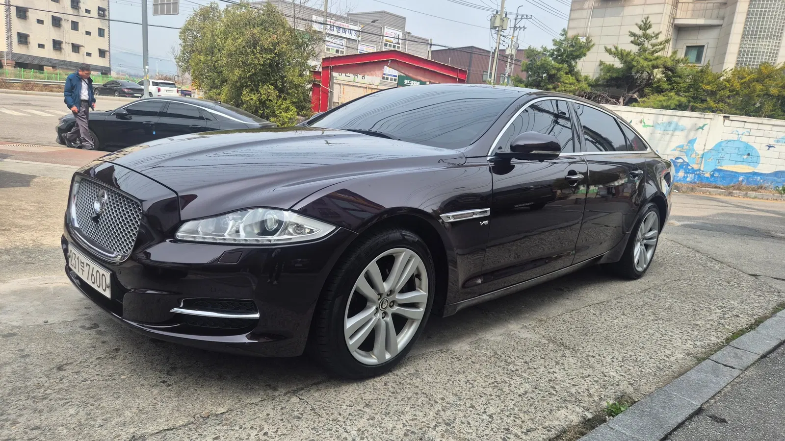Jaguar All New XJ 3.0 SC Premium Luxury LWB 2013 — photo 1 sur 26