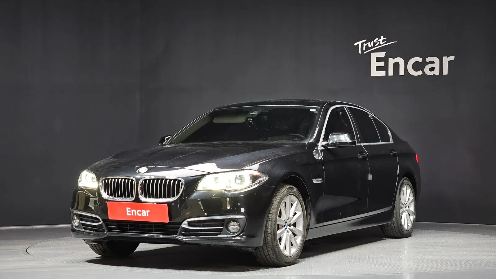 BMW Série 5 (F10) 520d xDrive Luxury Plus 2015 — photo 1 sur 20