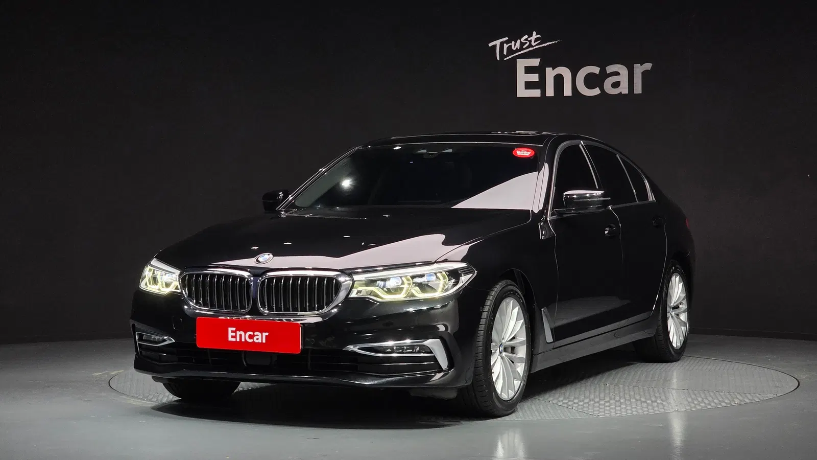 BMW Série 5 (G30) 530i Luxury Plus 2019 — photo 1 sur 26