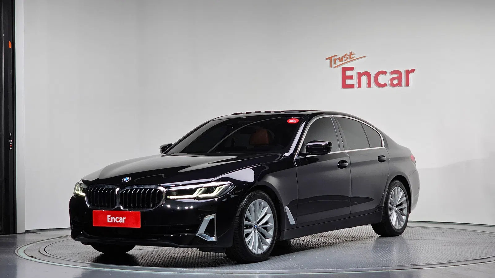 BMW Série 5 (G30) 520i Luxury 2022 — photo 1 sur 33