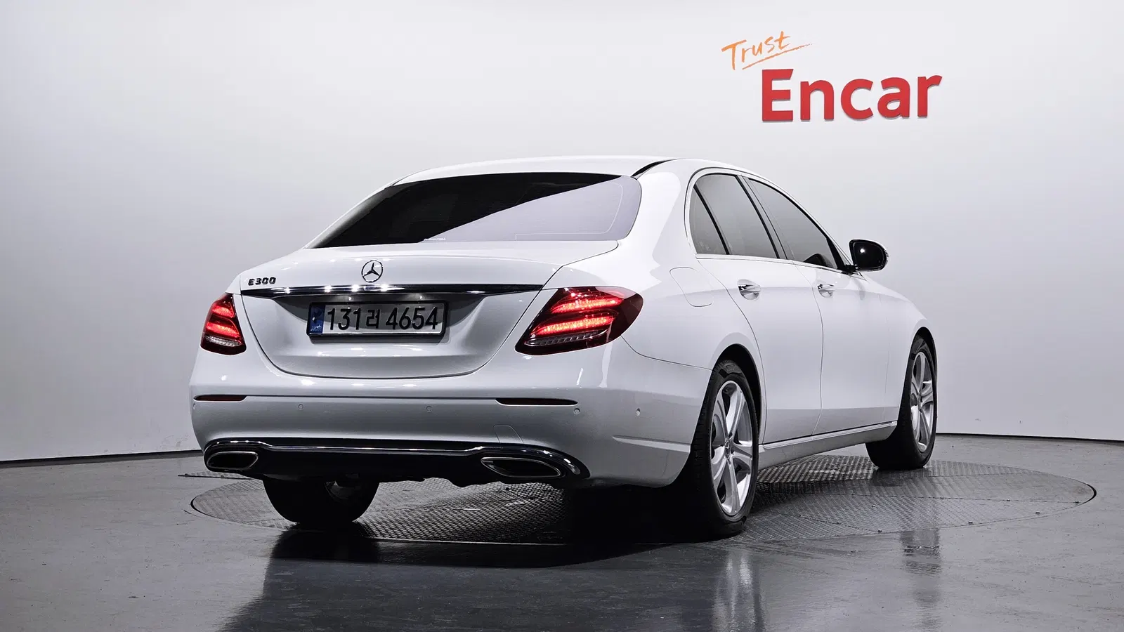 Mercedes-Benz Classe E E200 Avantgarde (W213) 2017 — photo 1 sur 30