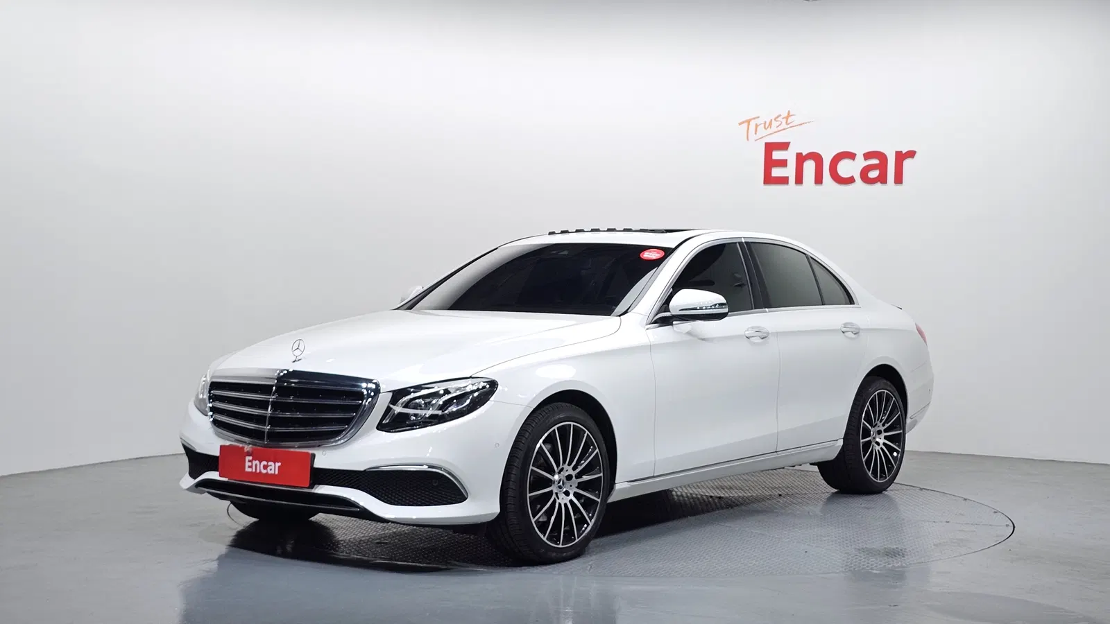 Mercedes-Benz Classe E E220d 4MATIC Exclusive (W213) 2020 — photo 1 sur 30