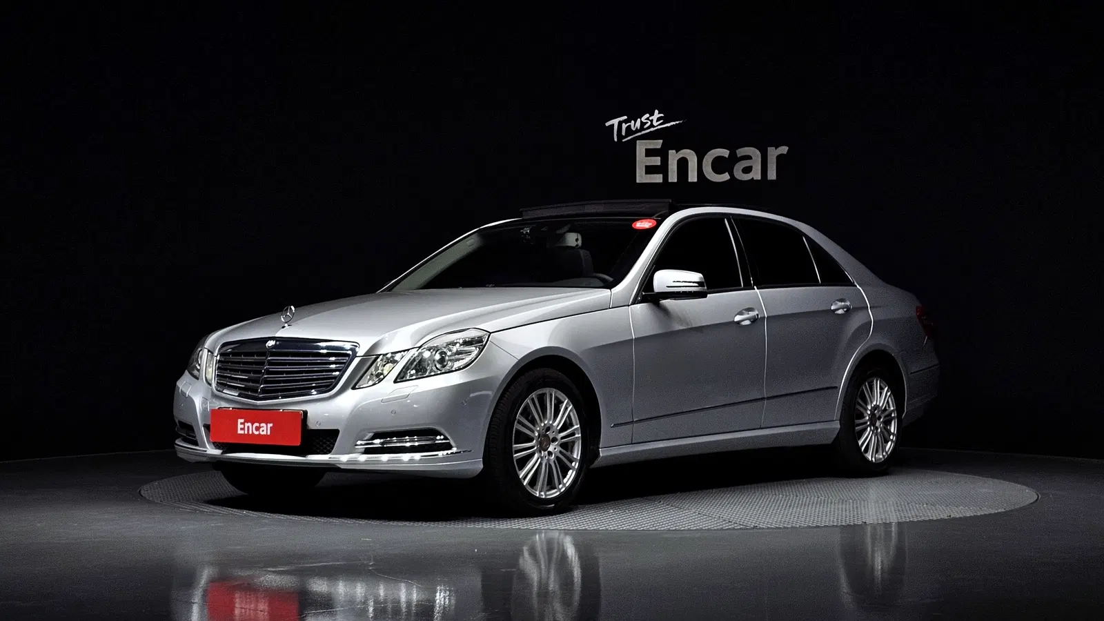 Mercedes-Benz Classe E E300 Elegance (W212) 2012 — photo 1 sur 20