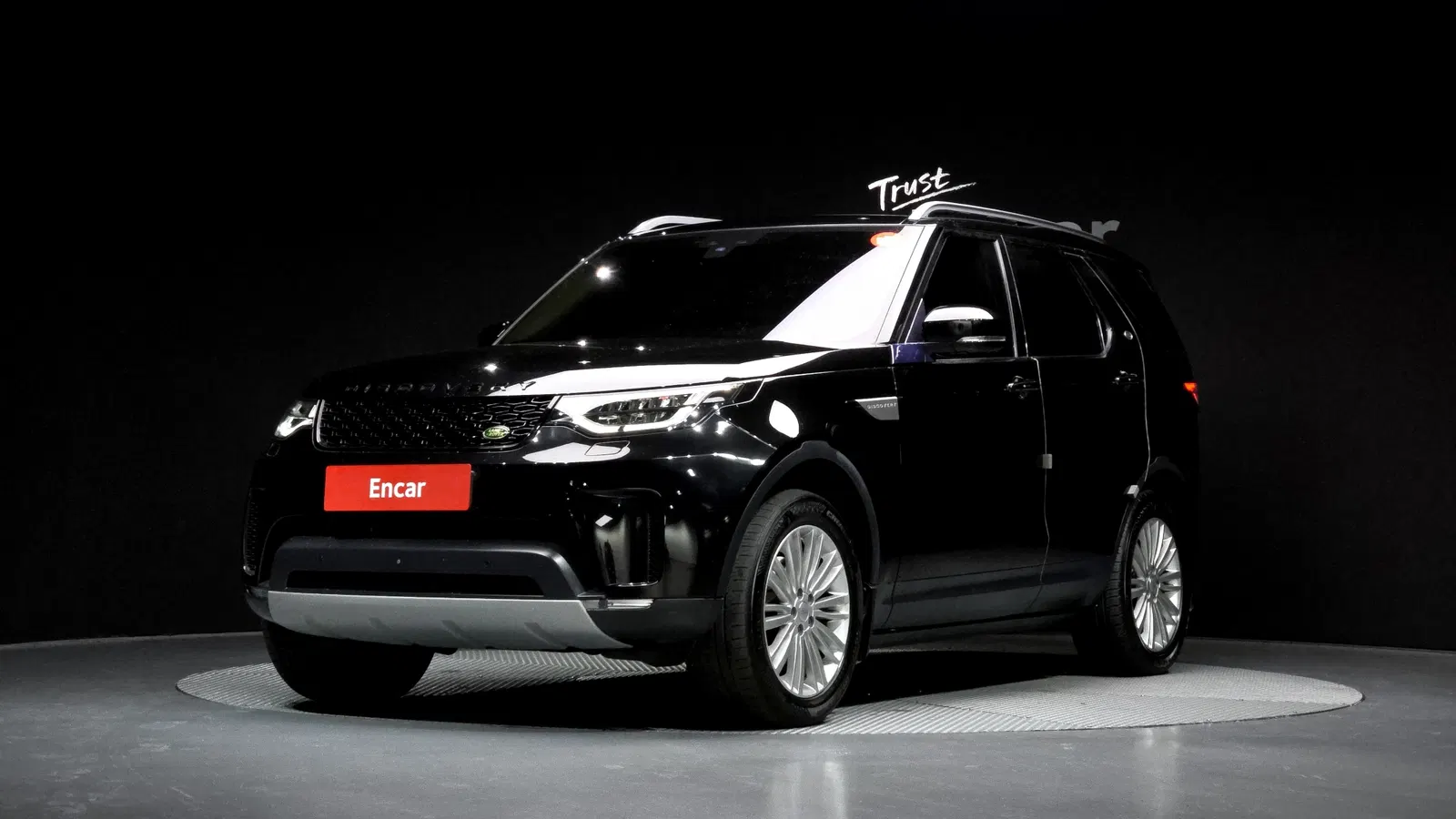 Land Rover Discovery 5 3.0 TD6 HSE Luxury 2018 — photo 1 sur 35