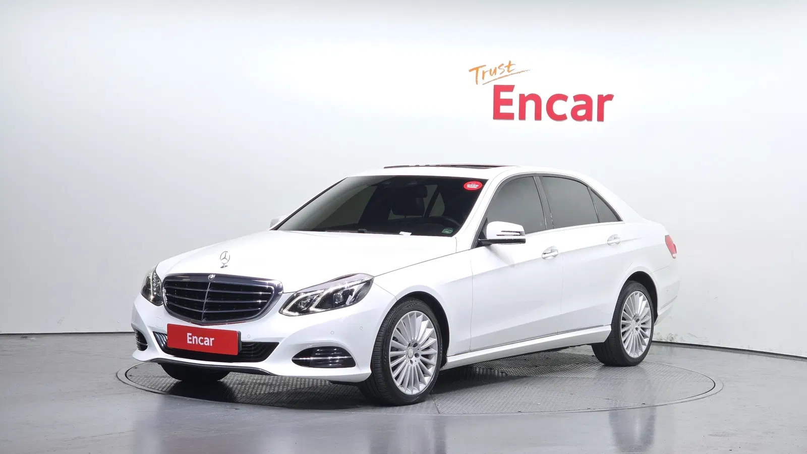 Mercedes-Benz Classe E E300 Elegance (W212) 2016 — photo 1 sur 20