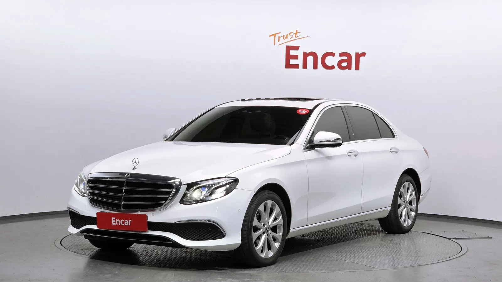 Mercedes-Benz Classe E E220d 4MATIC Exclusive (W213) 2018 — photo 1 sur 20