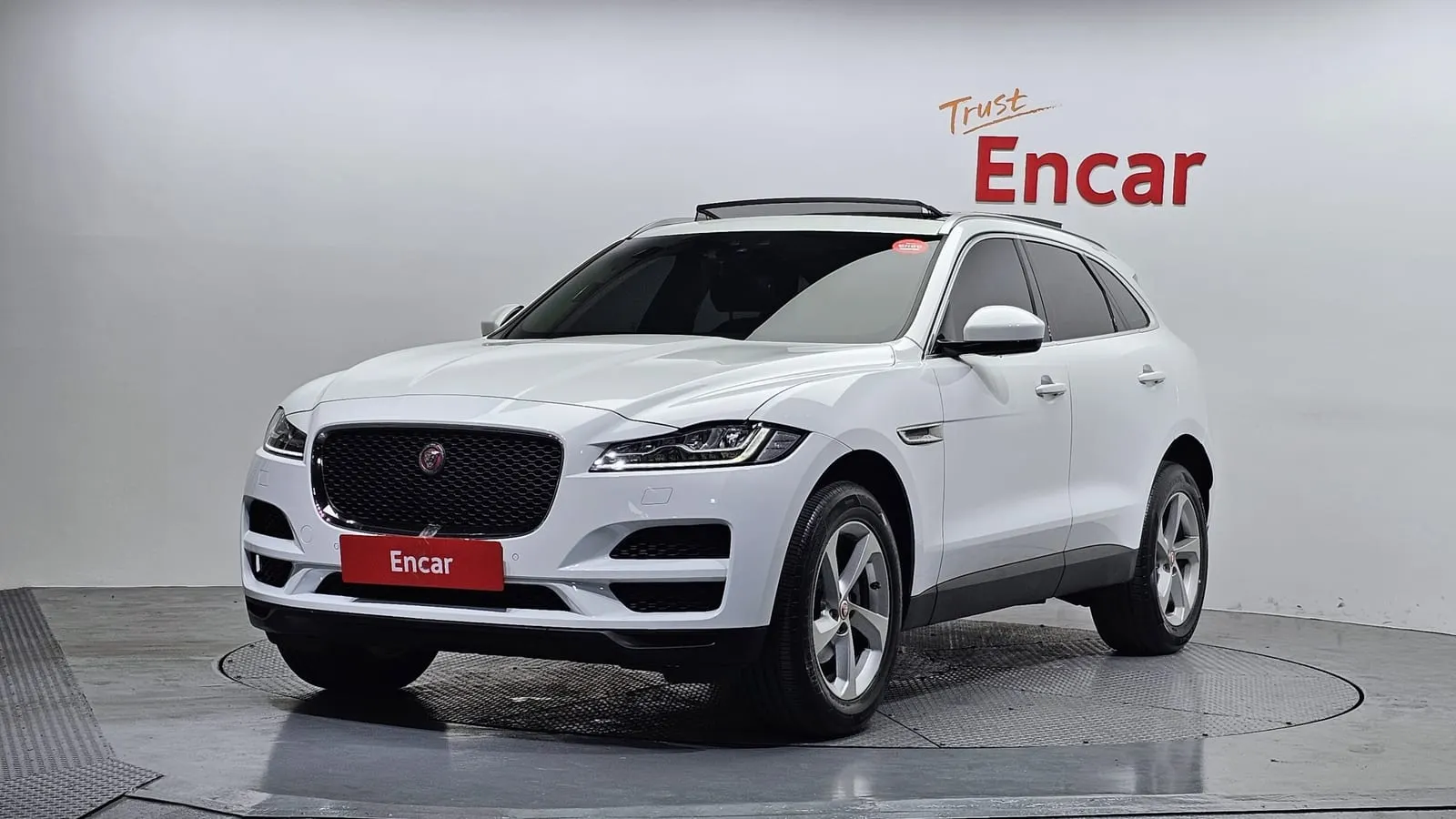 Jaguar F-PACE 20d Prestige 2019 — photo 1 sur 32