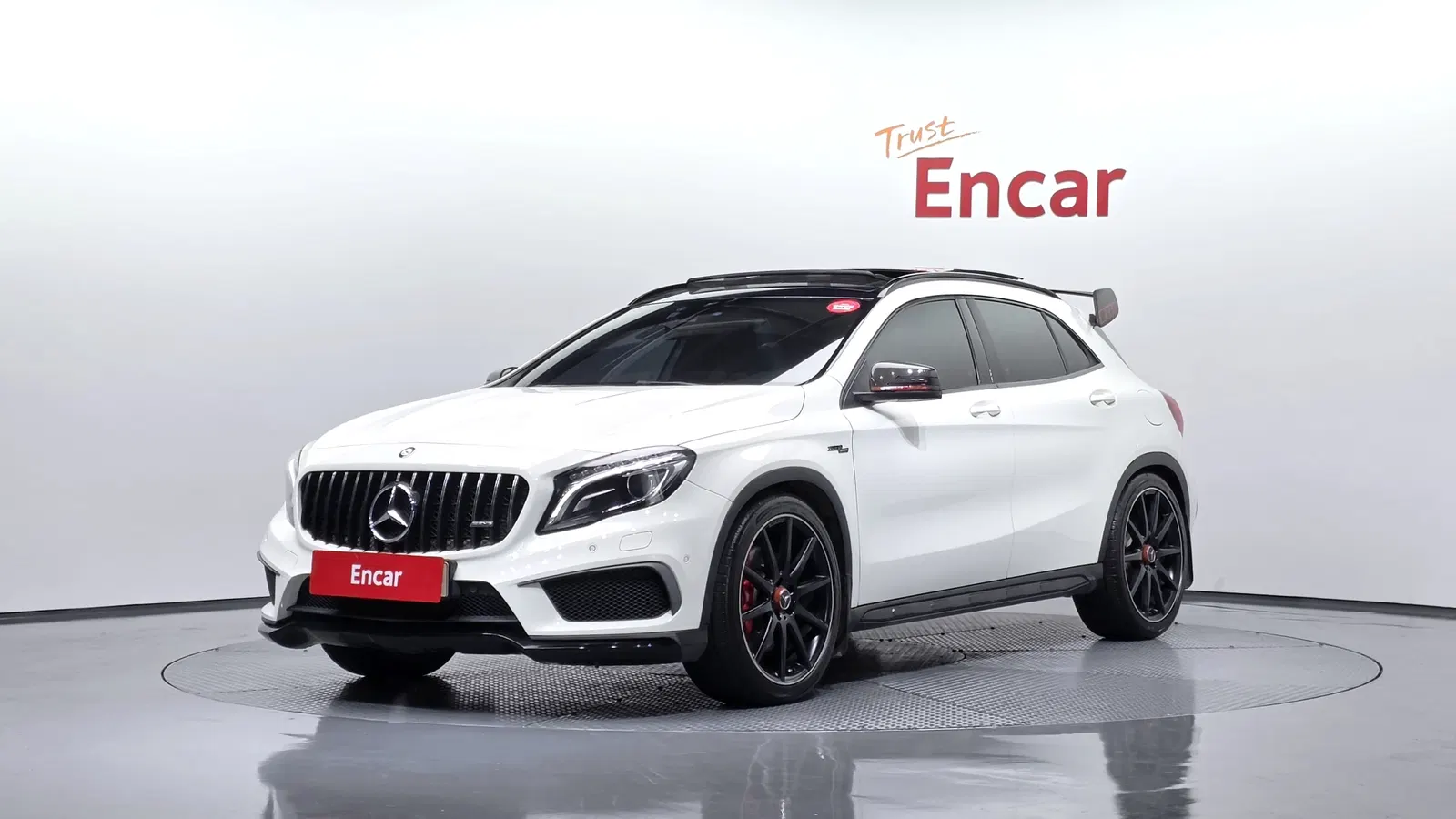 Mercedes-AMG GLA GLA45 4MATIC (X156) 2016 — photo 1 sur 20