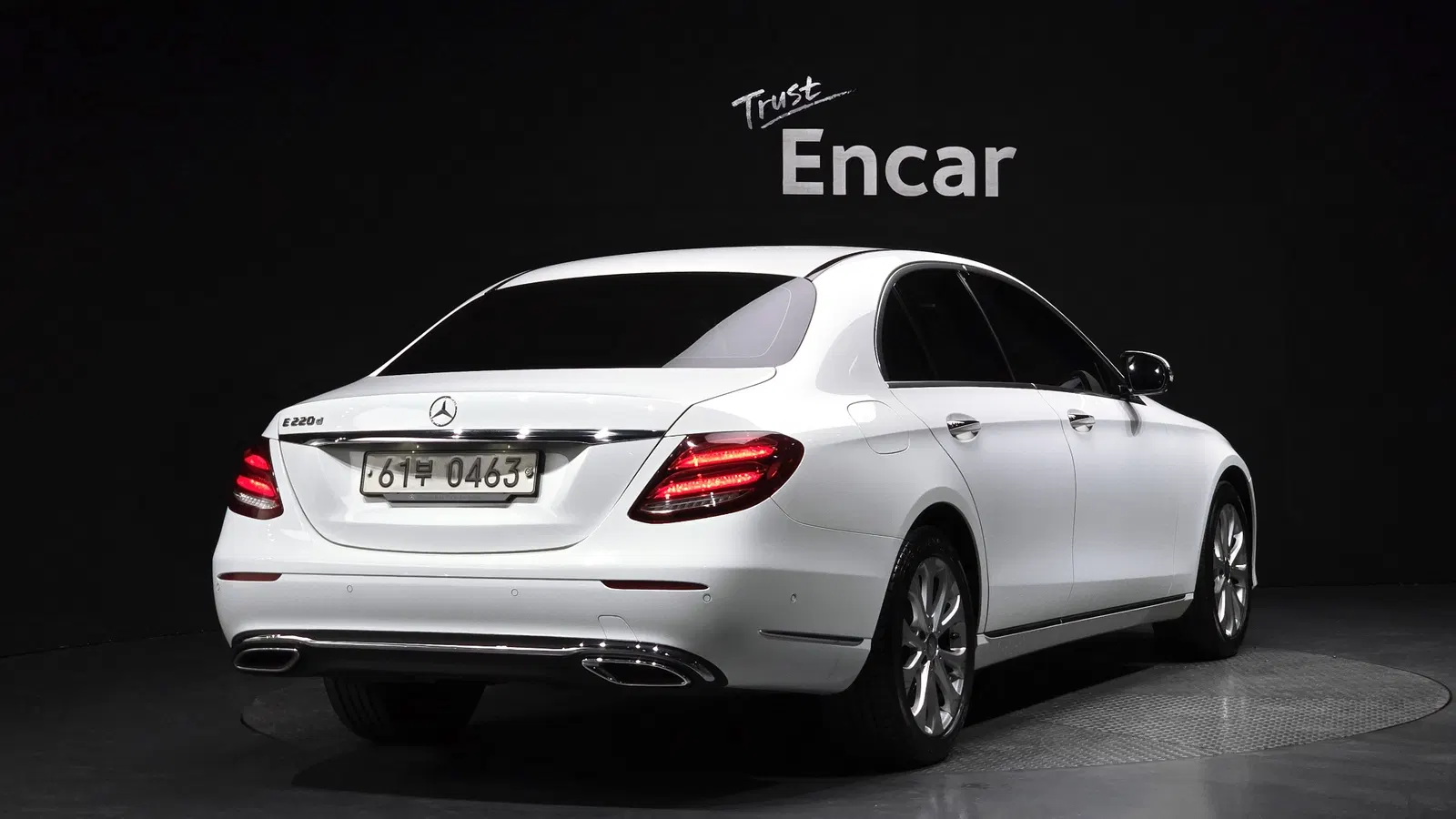 Mercedes-Benz Classe E E220d Exclusive (W213) 2017 — photo 1 sur 30