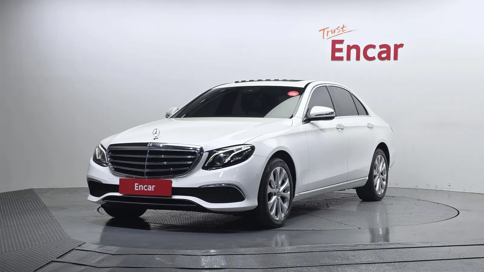 Mercedes-Benz Classe E E220d 4MATIC Exclusive (W213) 2019 — photo 1 sur 30