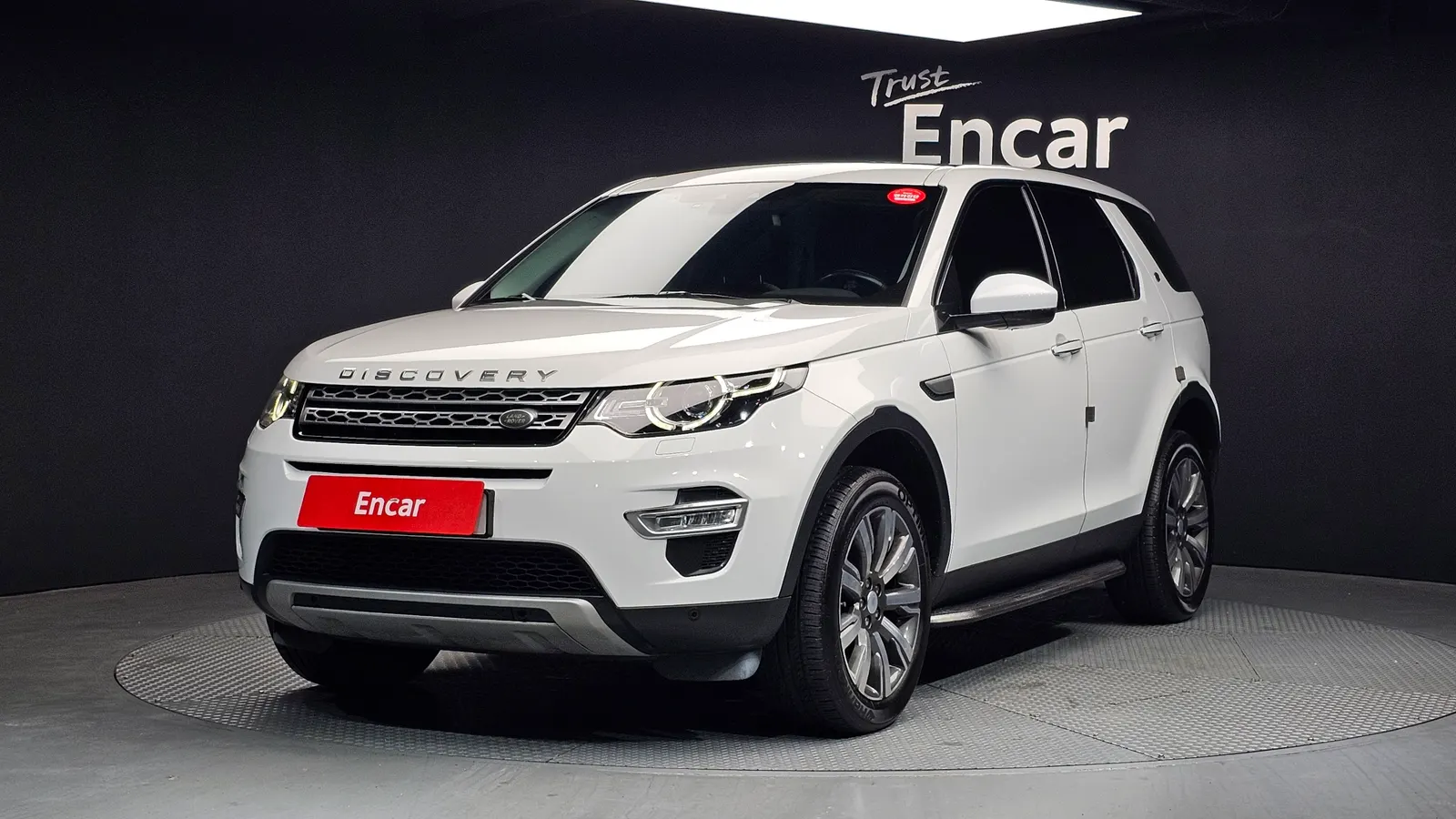 Land Rover Discovery Sport 2.0 TD4 HSE Luxury 2017 — photo 1 sur 32