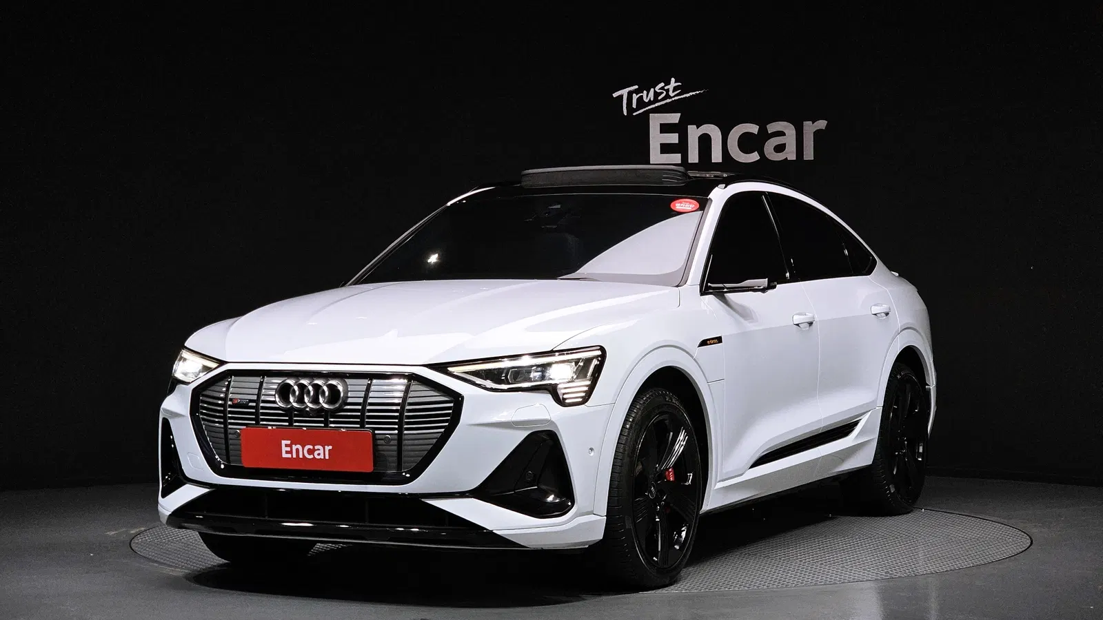 Audi e-tron 55 Quattro Sportback 2022 — photo 1 sur 26