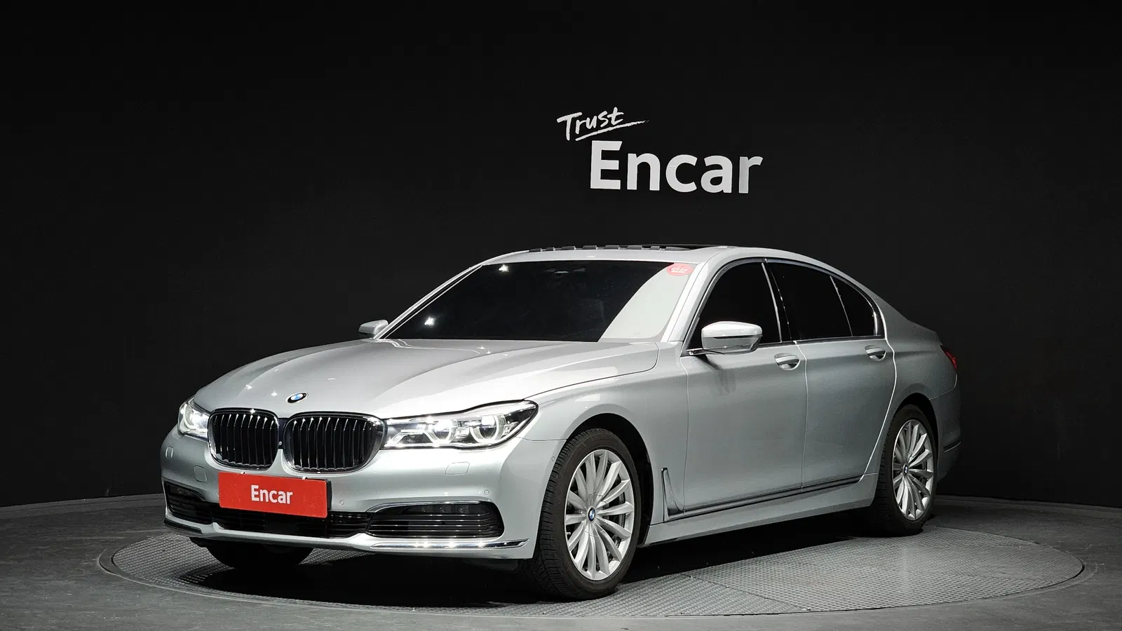 BMW Série 7 (G11) 730d xDrive 2016 — photo 1 sur 26