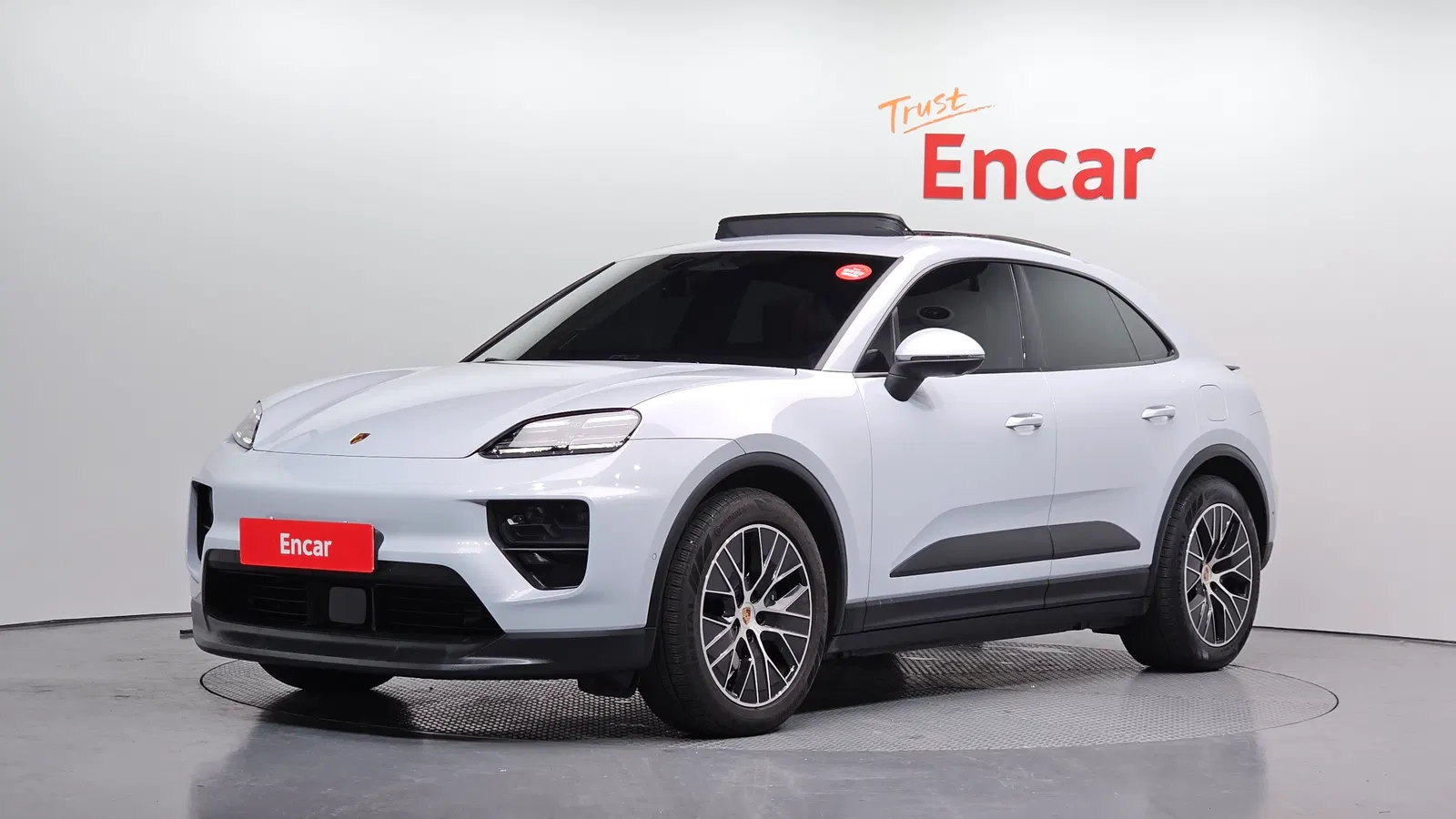 Porsche Macan EV Base 2025 — photo 1 sur 20
