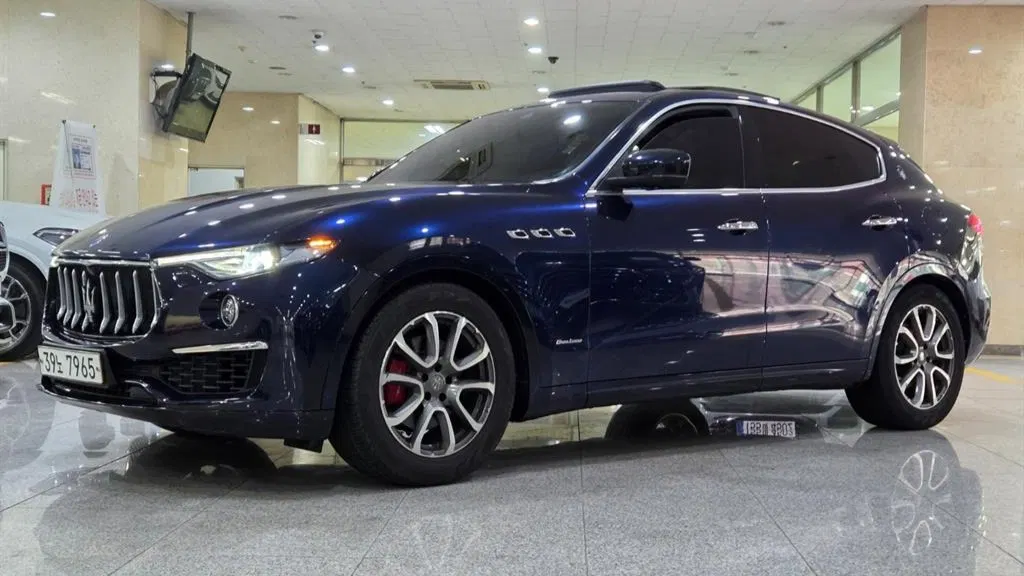 Maserati Levante 3.0 AWD GranLusso 2019 — photo 1 sur 26