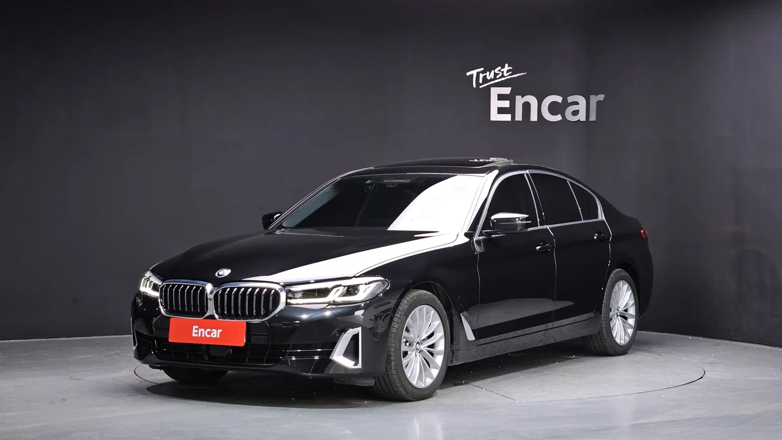 BMW Série 5 (G30) 520i Luxury 2023 — photo 1 sur 35