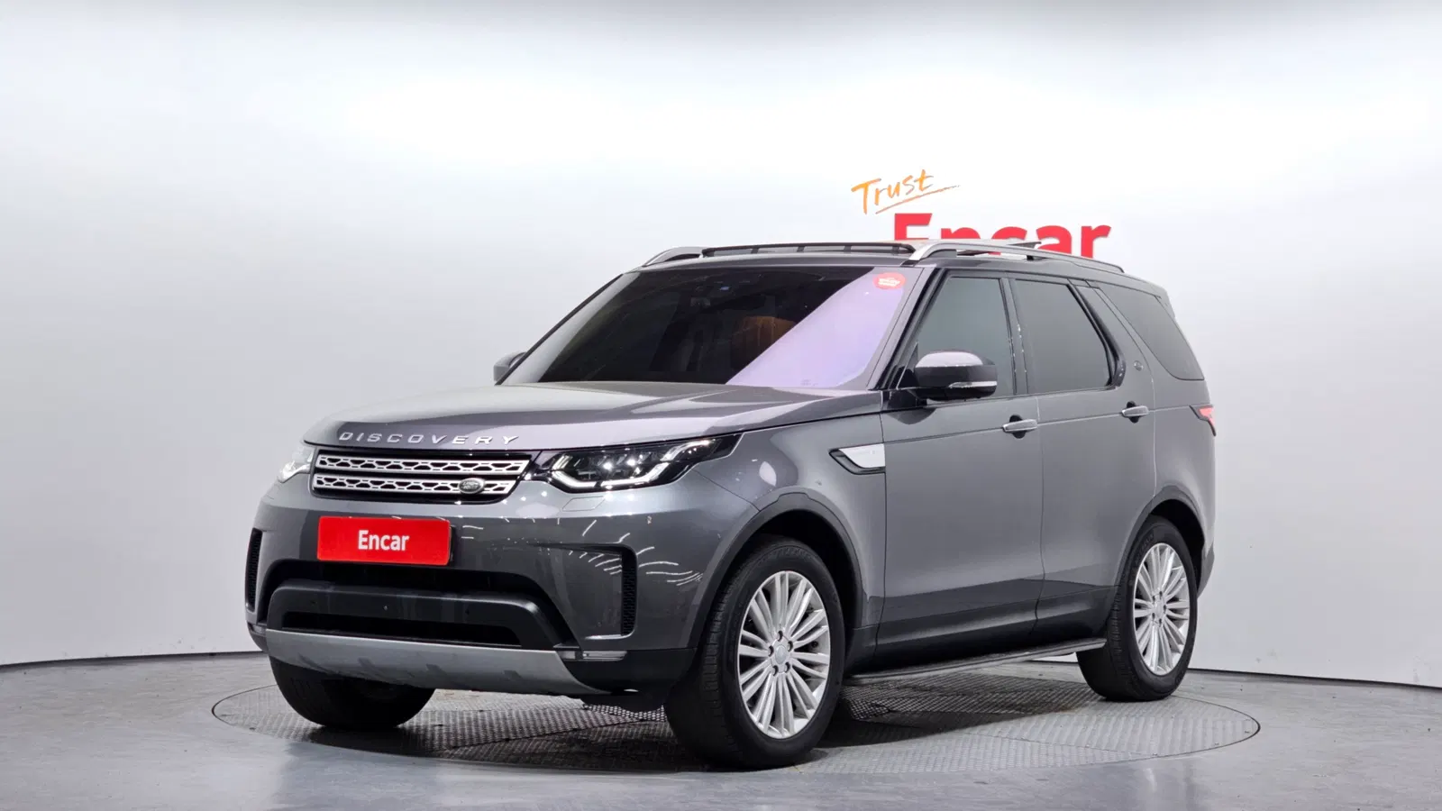 Land Rover Discovery 5 3.0 TD6 HSE Luxury 2017 — photo 1 sur 30