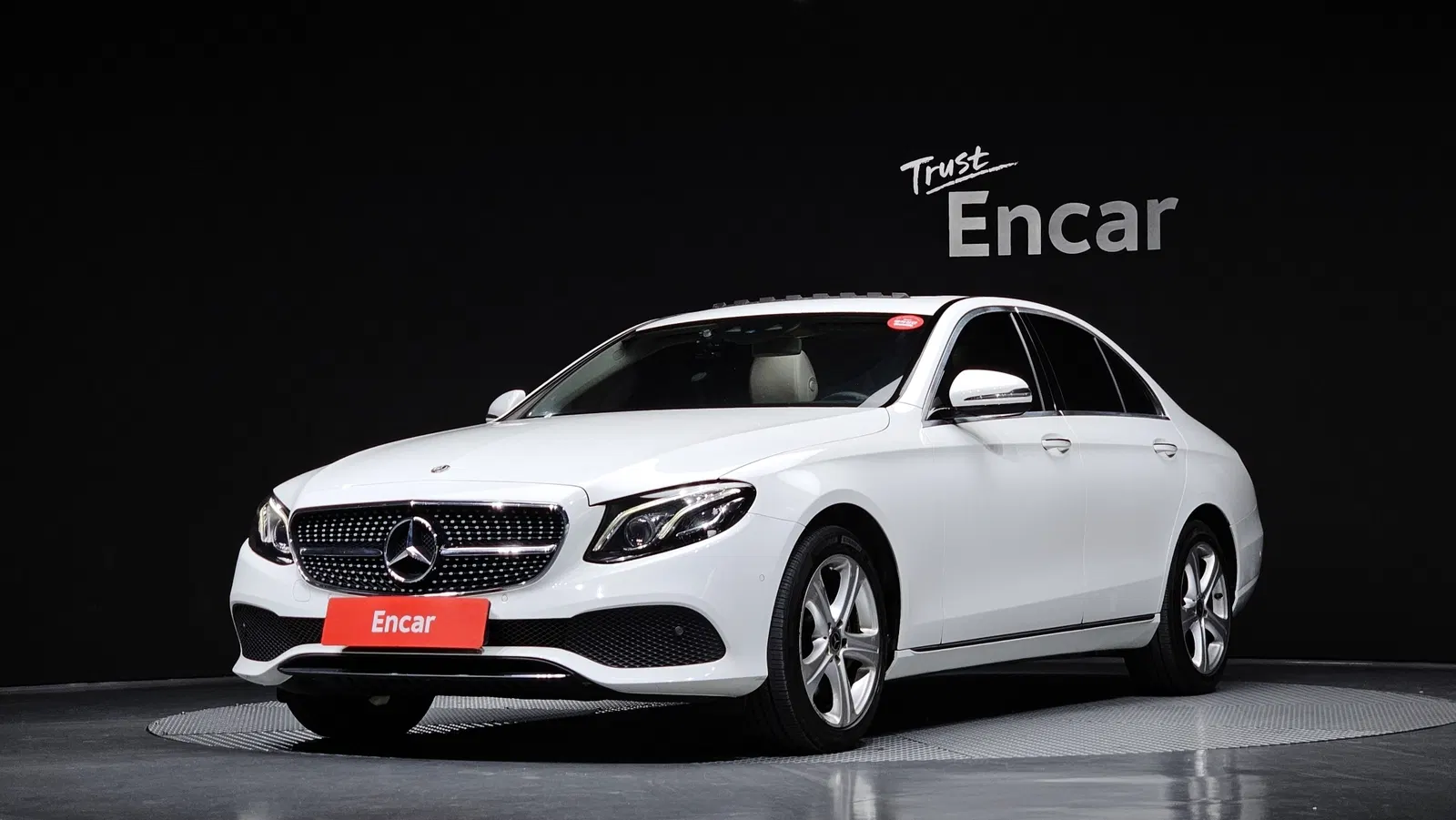 Mercedes-Benz Classe E E220d Avantgarde (W213) 2018 — photo 1 sur 20