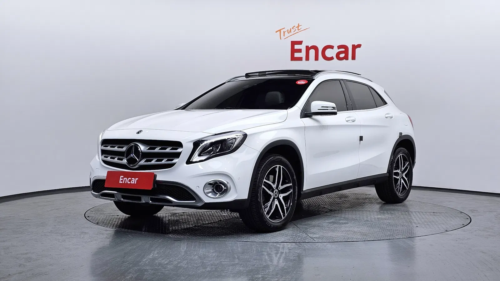 Mercedes-Benz GLA GLA220 Premium (X156) 2019 — photo 1 sur 39