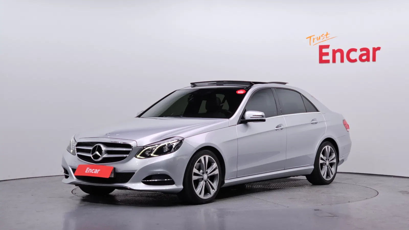 Mercedes-Benz Classe E E300 4MATIC Avantgarde (W212) 2014 — photo 1 sur 20