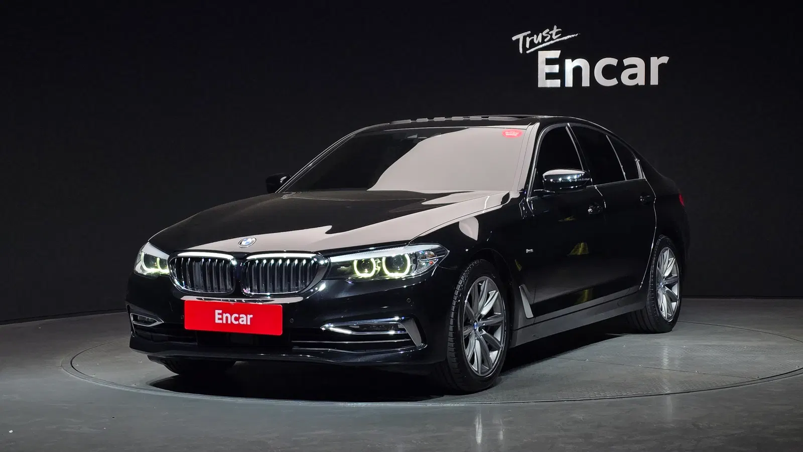 BMW Série 5 (G30) 520i Luxury 2018 — photo 1 sur 20