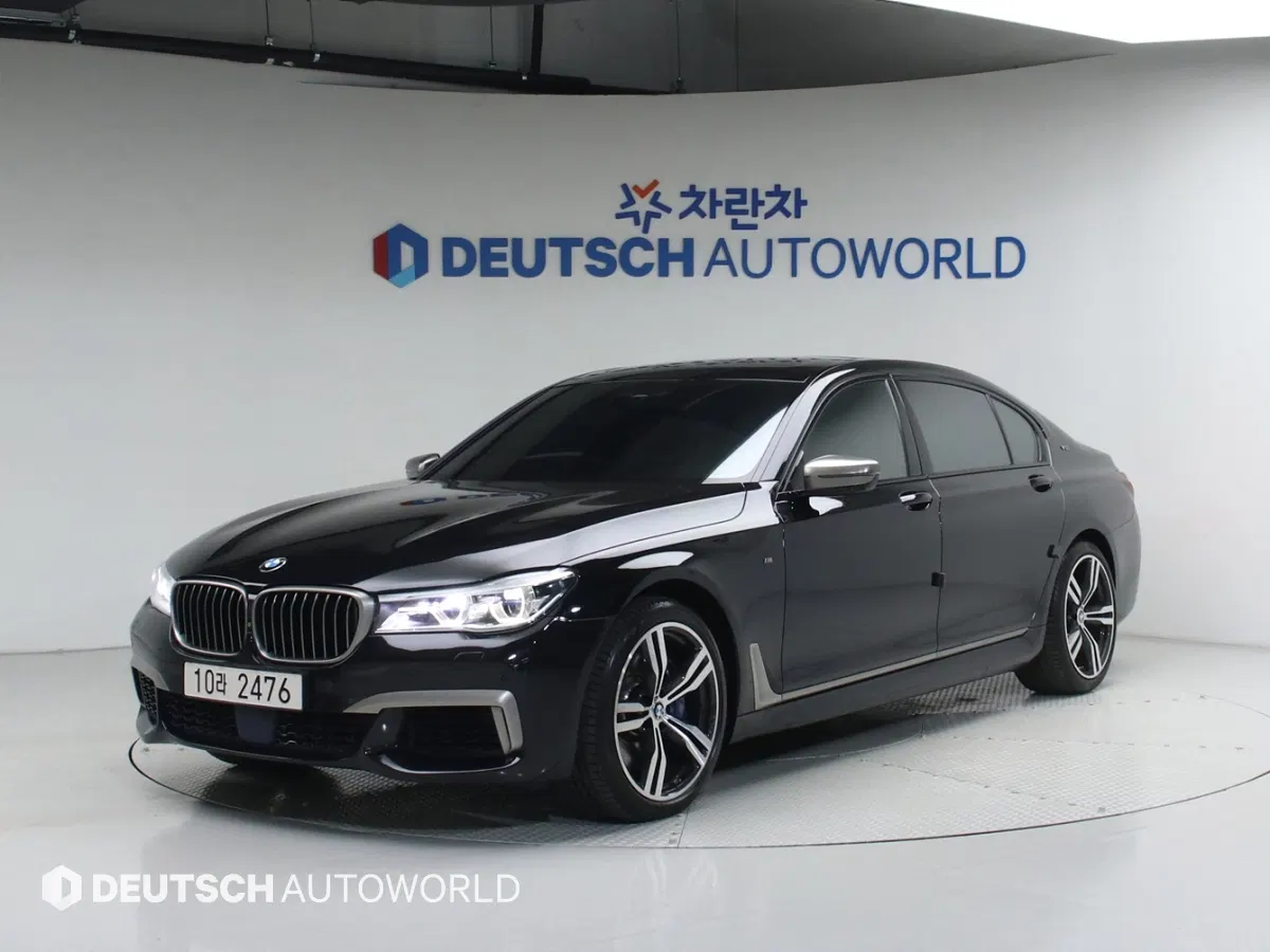 BMW Série 7 (G11) M760Li xDrive 2017 — photo 1 sur 26