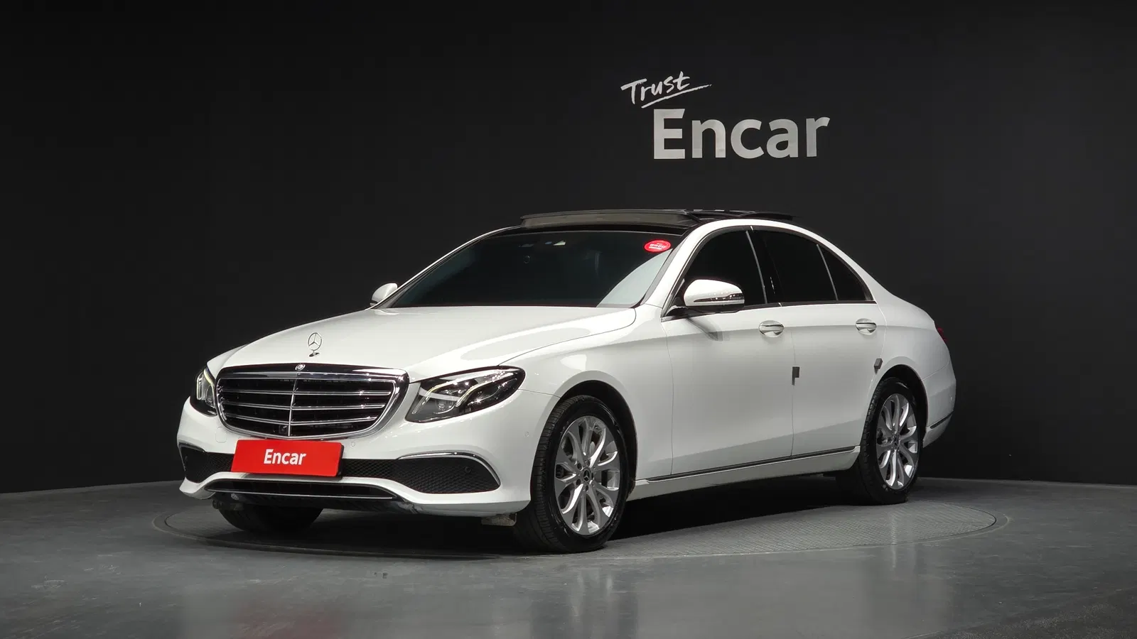 Mercedes-Benz Classe E E300 Exclusive (W213) 2017 — photo 1 sur 20