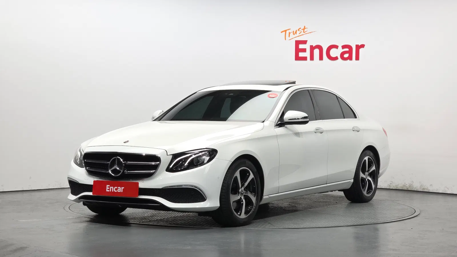 Mercedes-Benz Classe E E250 Avantgarde (W213) 2020 — photo 1 sur 26
