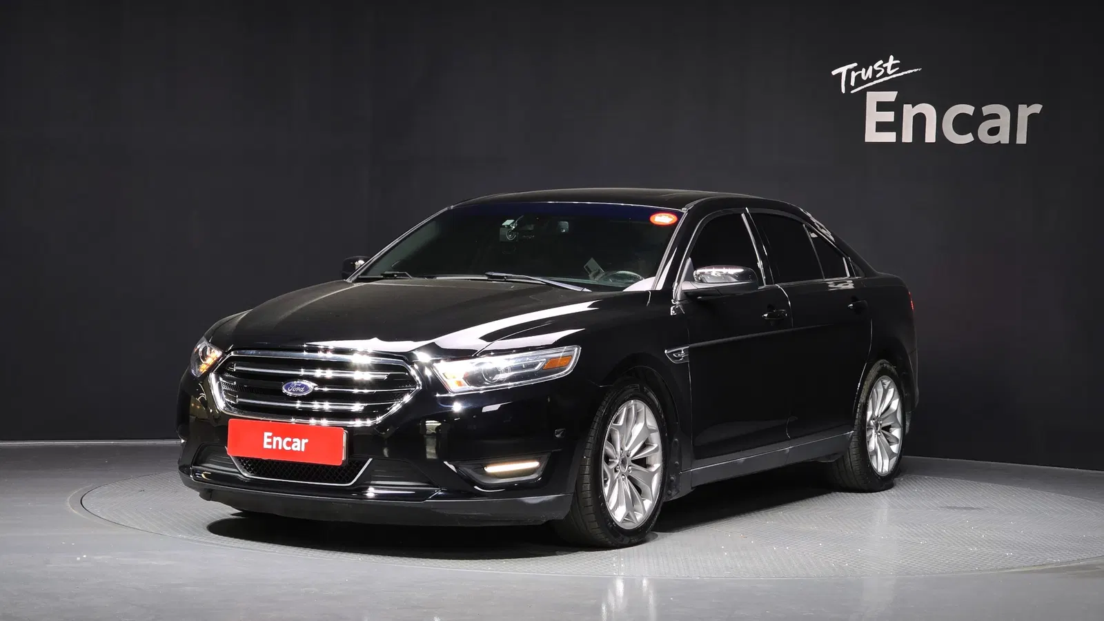 Ford Taurus 2.0 Limited EcoBoost 2017 — photo 1 sur 31