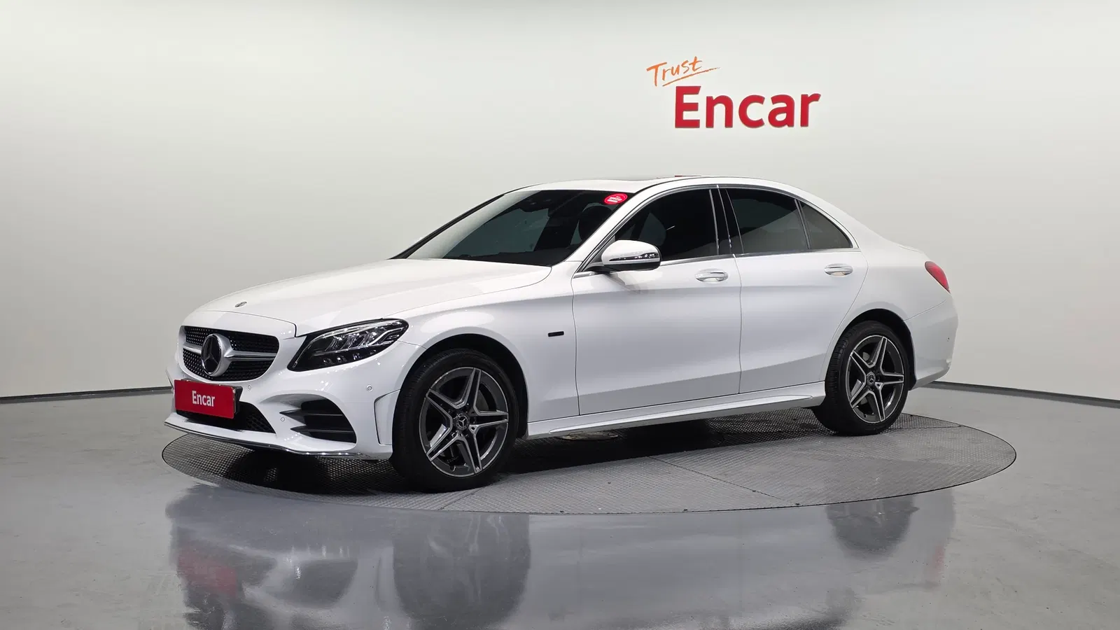 Mercedes-Benz Classe C AMG Line · C300e 4MATIC (W205) 2020 — photo 1 sur 34