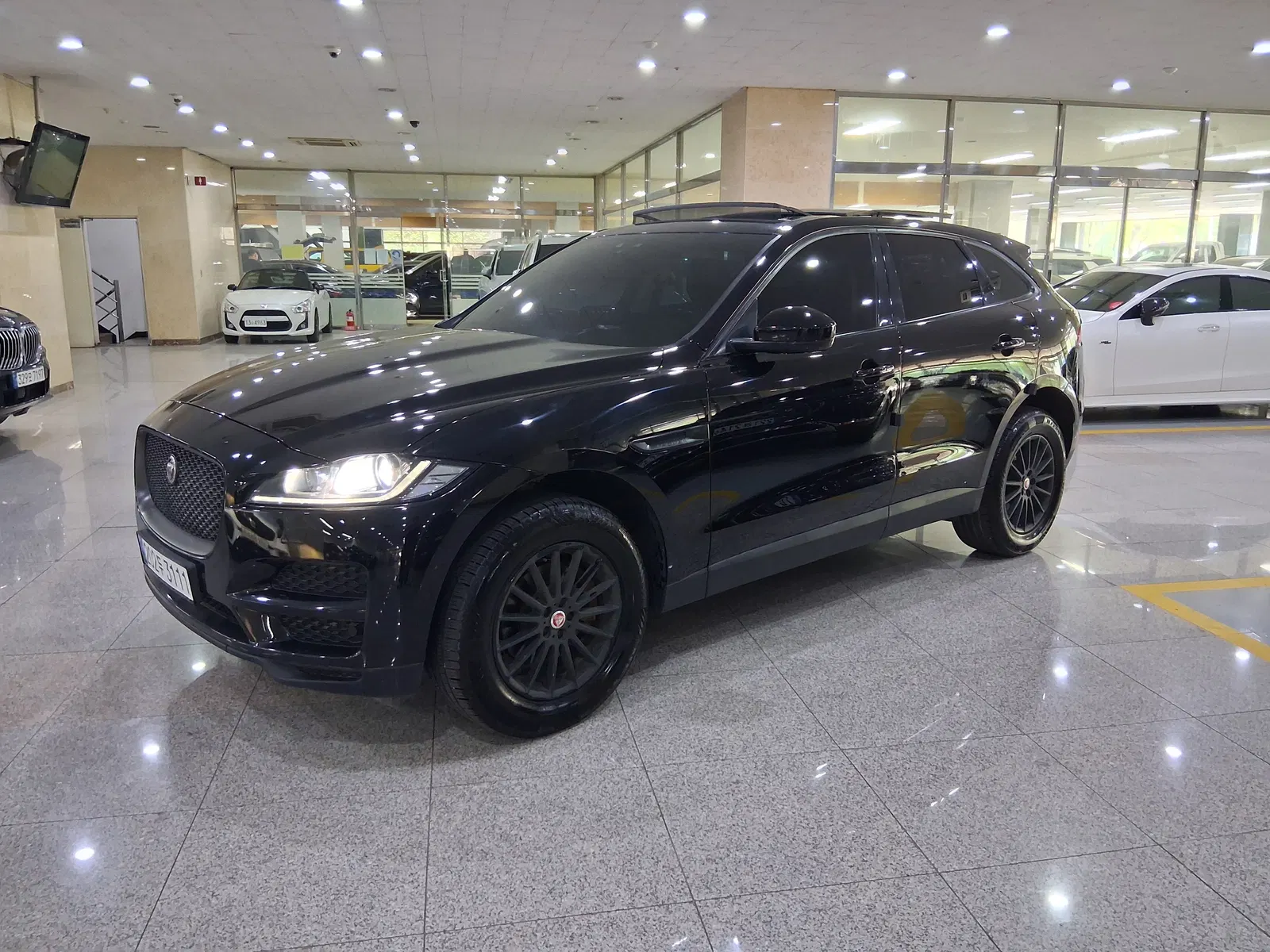 Jaguar F-PACE 20d Prestige 2018 — photo 1 sur 26