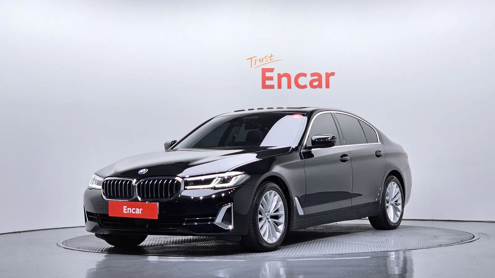 BMW Série 5 (G30) 520i Luxury 2023 — photo 1 sur 34