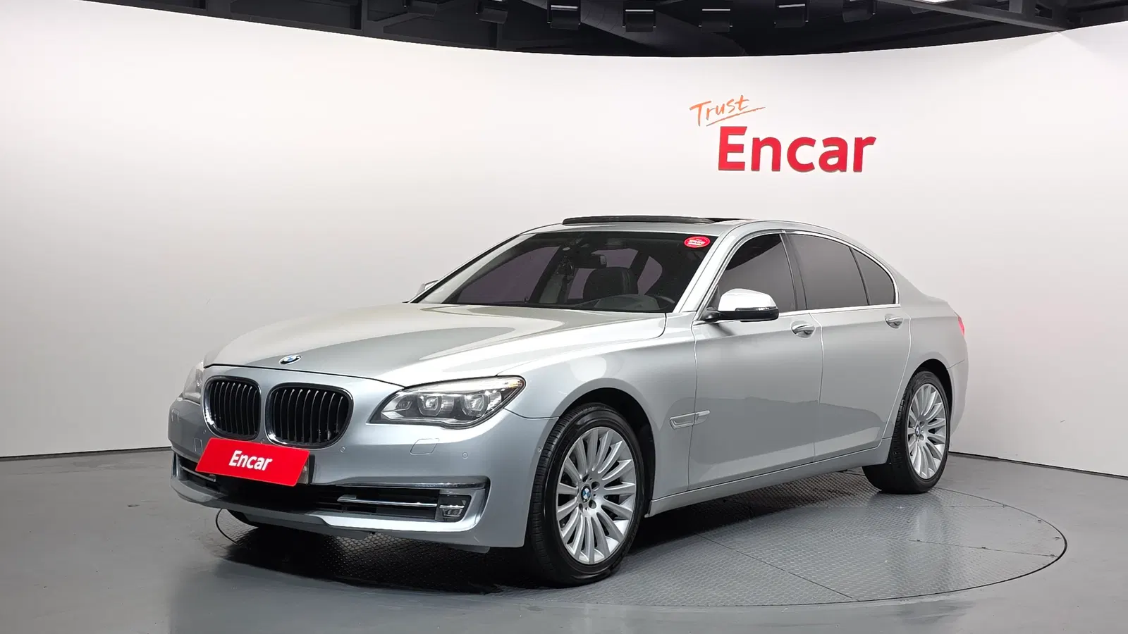 BMW Série 7 (F01) 730d xDrive 2013 — photo 1 sur 20