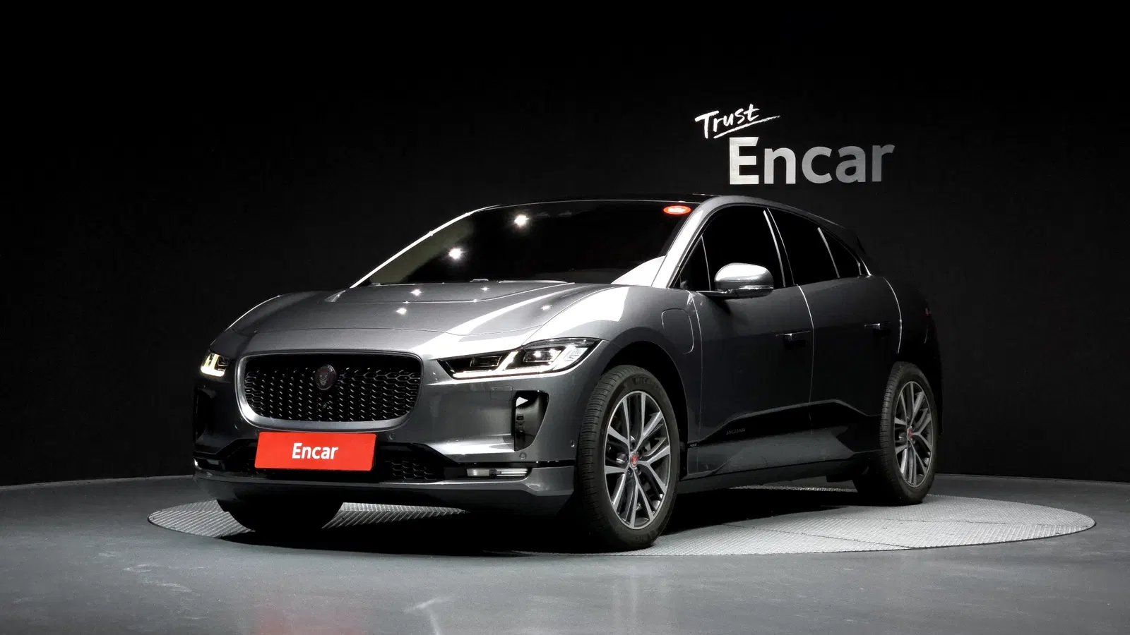 Jaguar I-PACE EV400 First Edition 2019 — photo 1 sur 37
