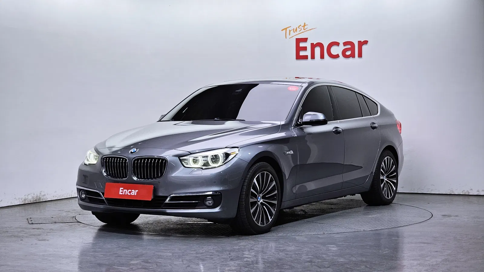 BMW Série 5 GT (F07) GT 30d xDrive 2016 — photo 1 sur 26
