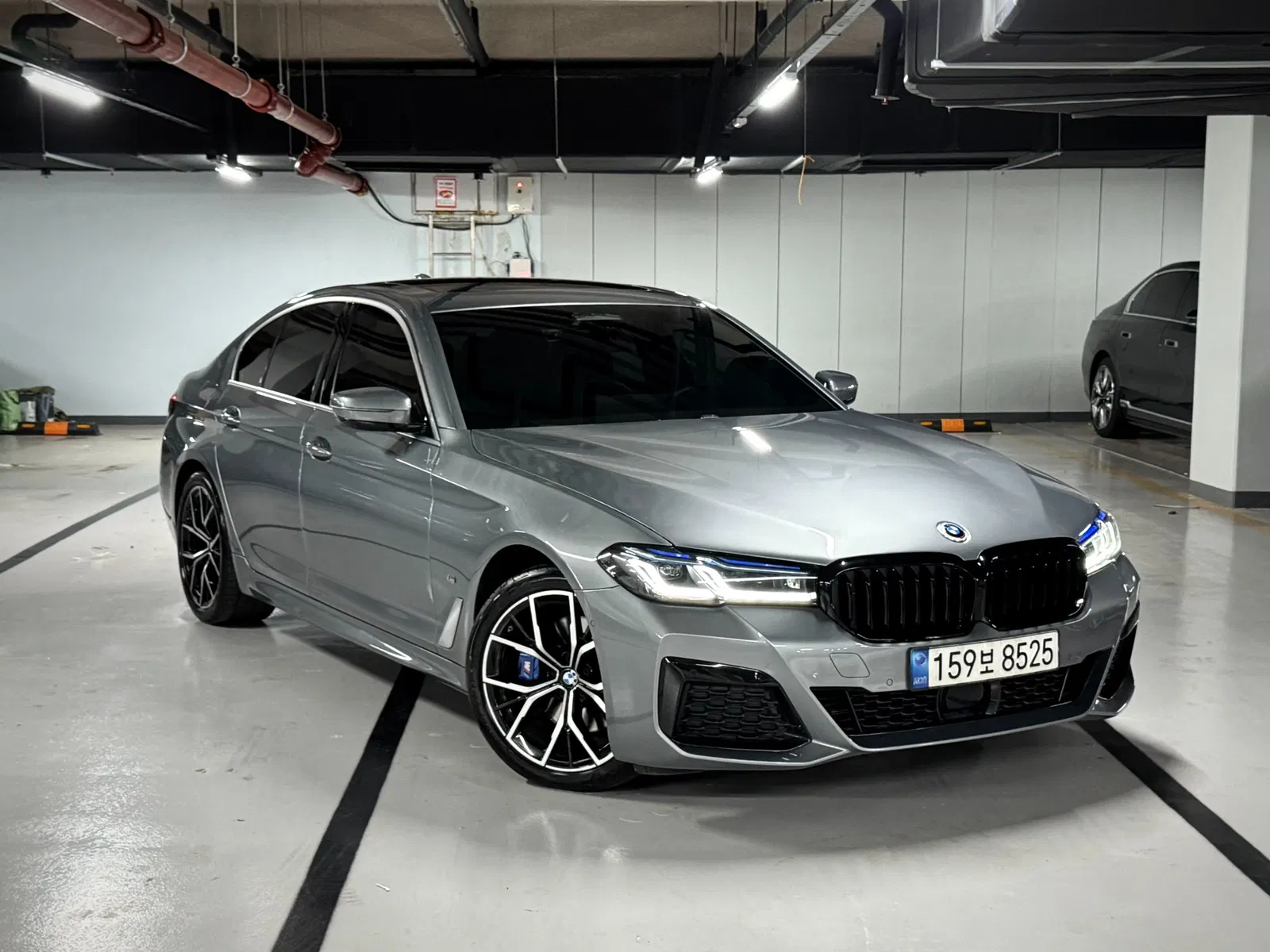 BMW Série 5 (G30) 530i M Sport 2023 — photo 1 sur 26