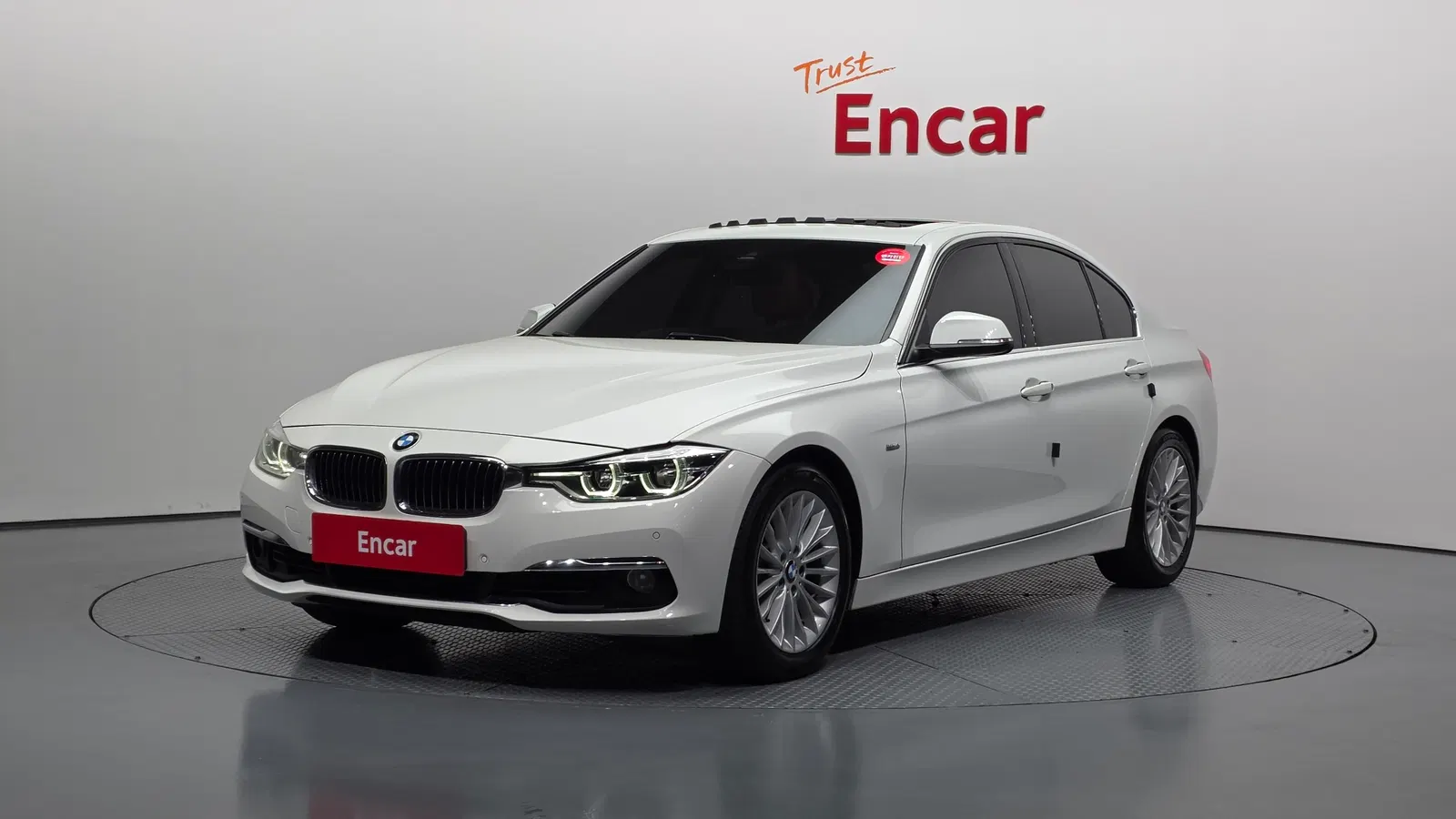 BMW Série 3 (F30) 320i Luxury 2017 — photo 1 sur 20