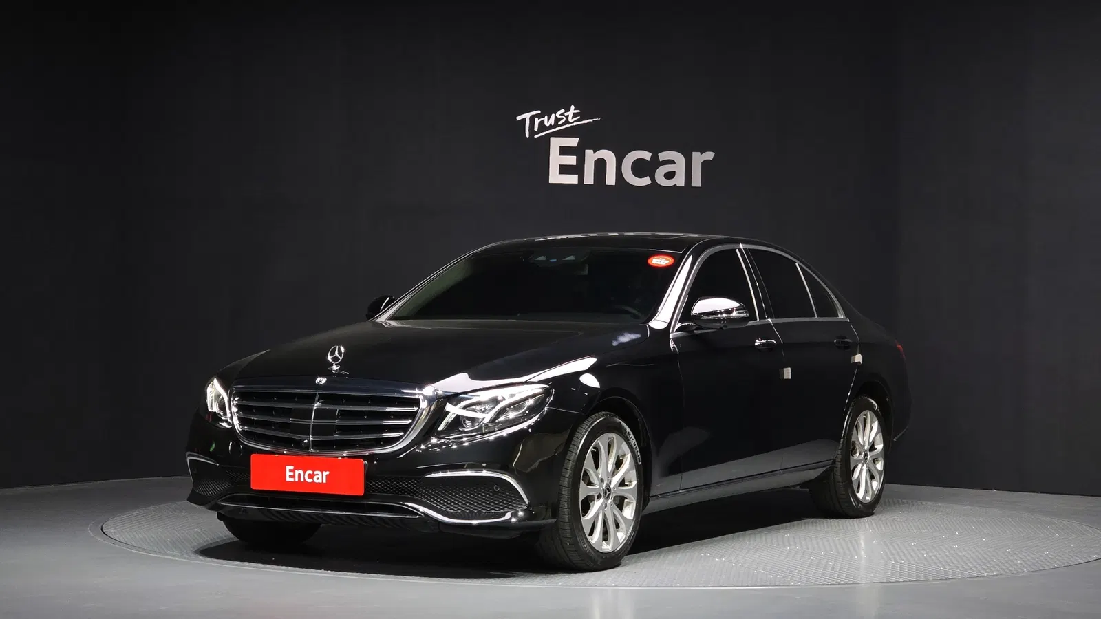 Mercedes-Benz Classe E E300 4MATIC Exclusive (W213) 2020 — photo 1 sur 33