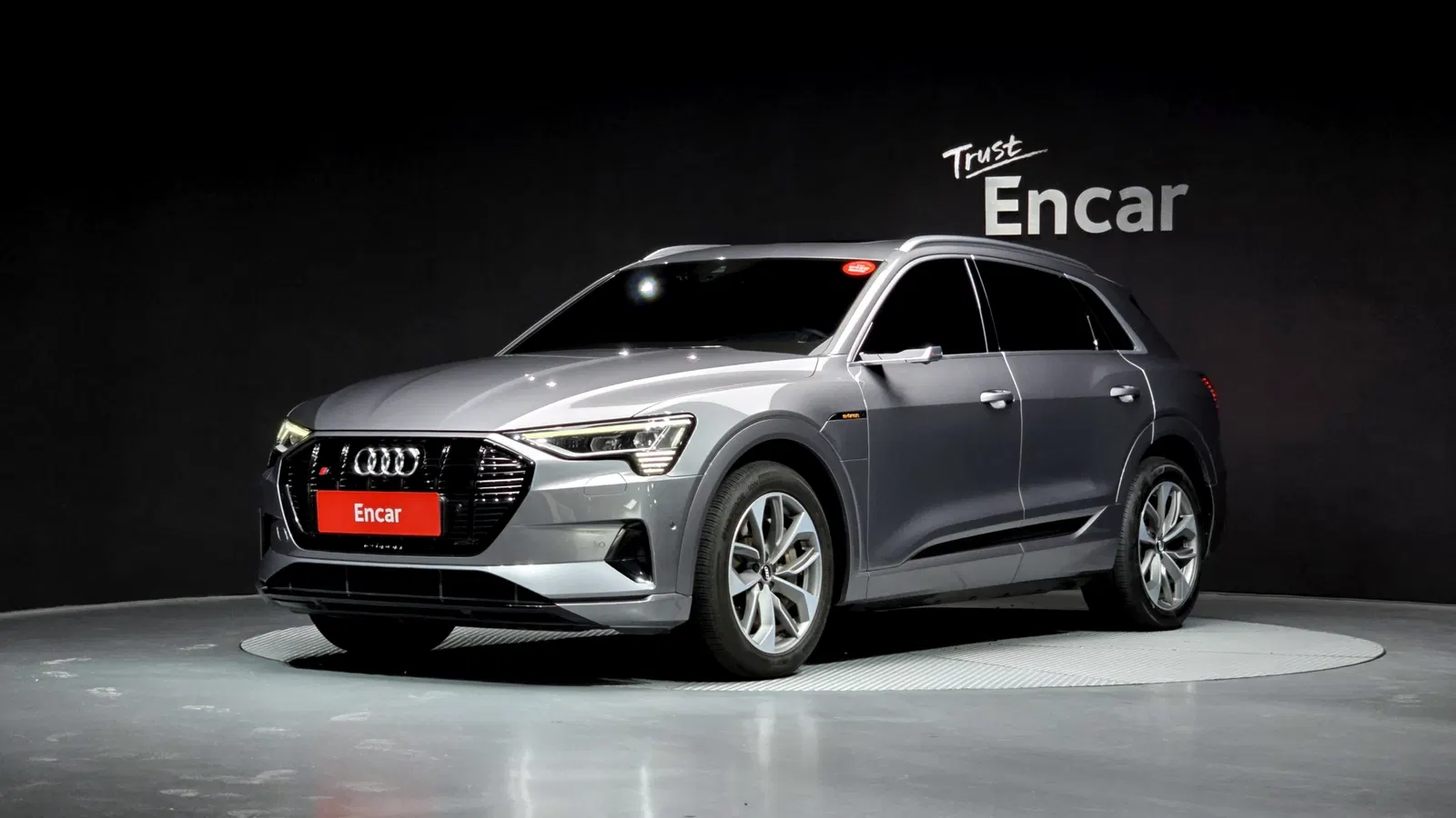 Audi e-tron 55 Quattro 2020 — photo 1 sur 39
