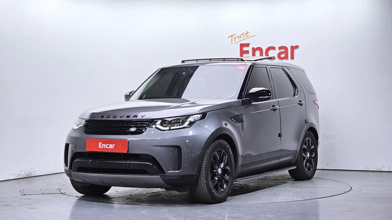 Land Rover Discovery 5 2.0 SD4 SE 2019 — photo 1 sur 30