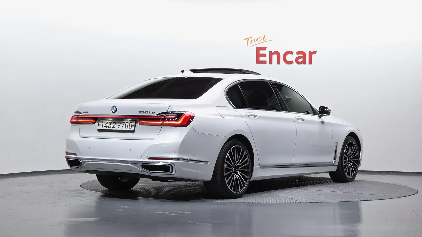 BMW Série 7 (G11) 730Ld xDrive Design Pure Excellence 2020 — photo 1 sur 8
