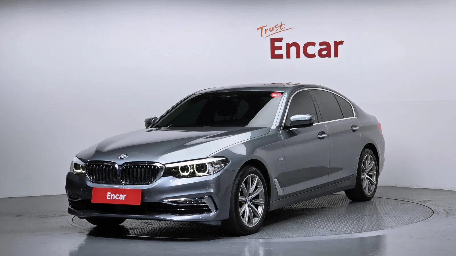 BMW Série 5 (G30) 520i Luxury 2018 — photo 1 sur 20