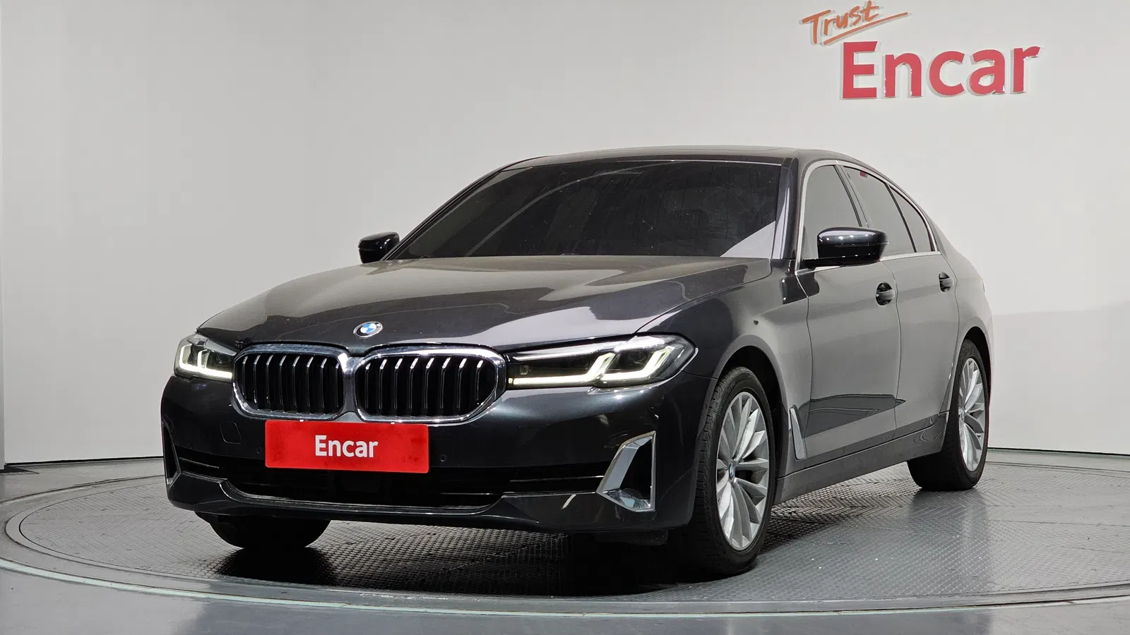 BMW Série 5 (G30) 530i Luxury 2022 — photo 1 sur 8