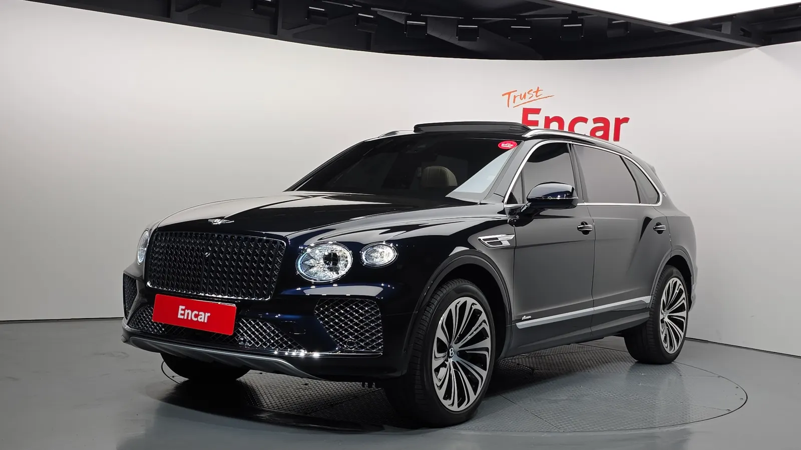 Bentley Bentayga 4.0 V8 EWB Azure 2025 — photo 1 sur 20