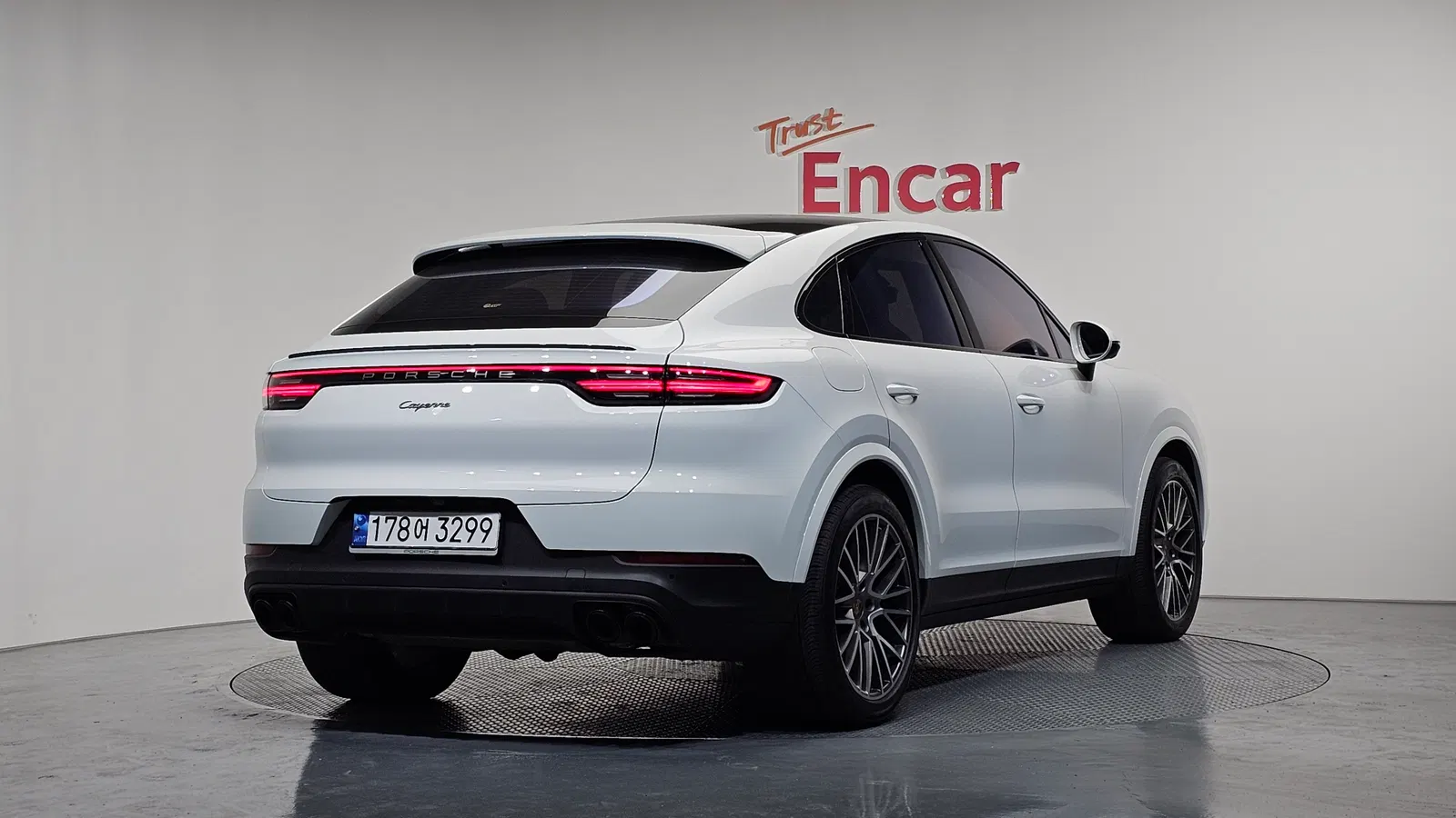 Porsche Cayenne (PO536) 3.0 Coupé Platinum Edition 2023 — photo 1 sur 34